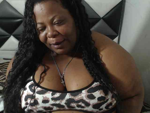 ShantalBBW webcam