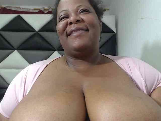 ShantalBBW webcam