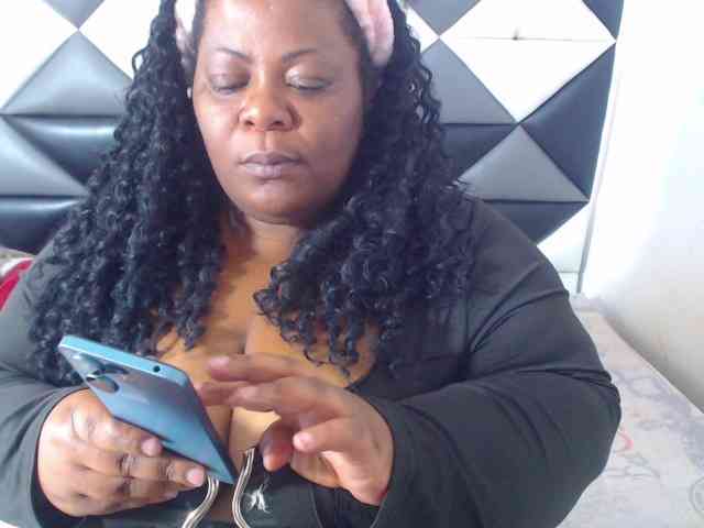 ShantalBBW webcam