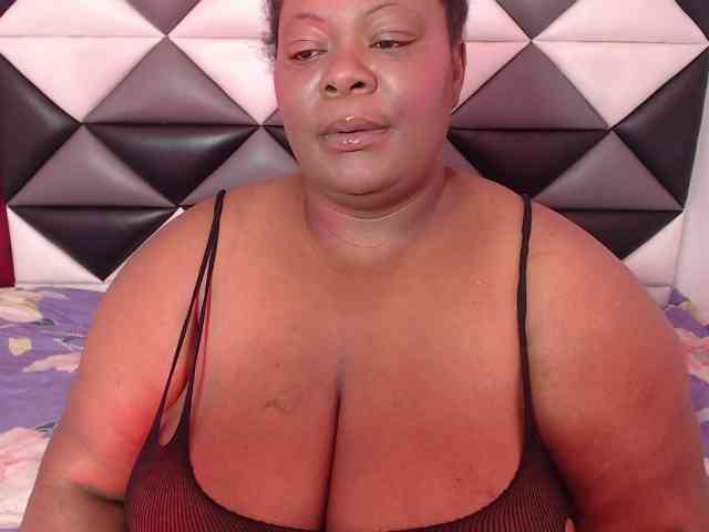ShantalBBW webcam