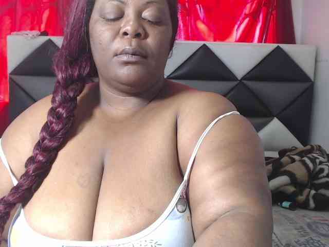 ShantalBBW webcam