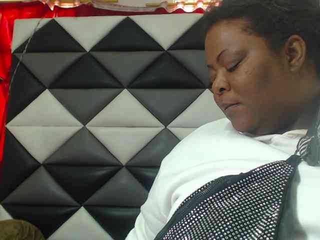 ShantalBBW webcam
