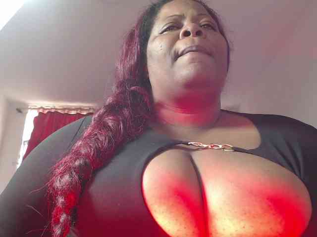ShantalBBW webcam