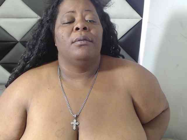 ShantalBBW webcam