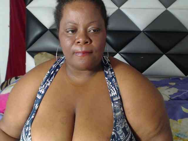 ShantalBBW webcam