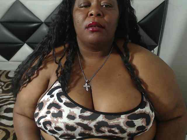 ShantalBBW webcam