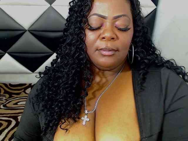 ShantalBBW webcam