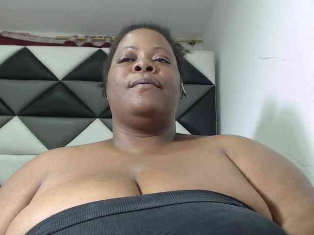 ShantalBBW webcam