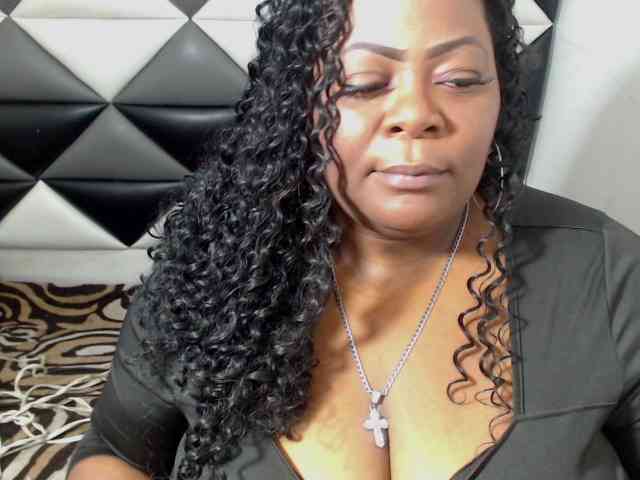 ShantalBBW webcam