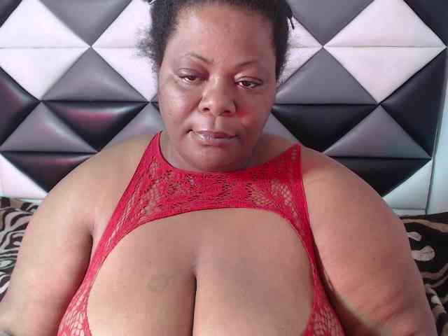 ShantalBBW webcam