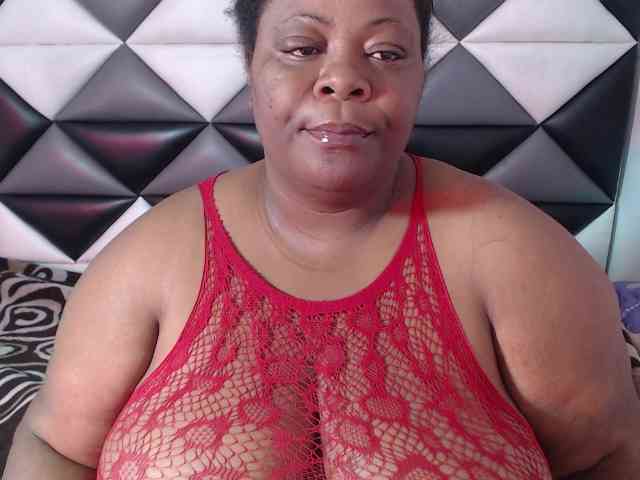 ShantalBBW webcam
