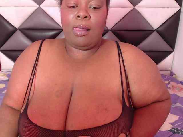 ShantalBBW webcam