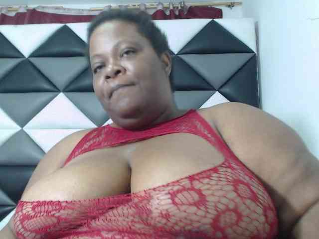 ShantalBBW webcam
