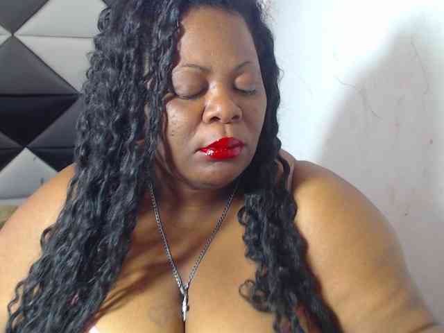 ShantalBBW webcam