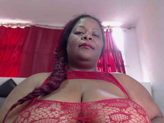 ShantalBBW webcam
