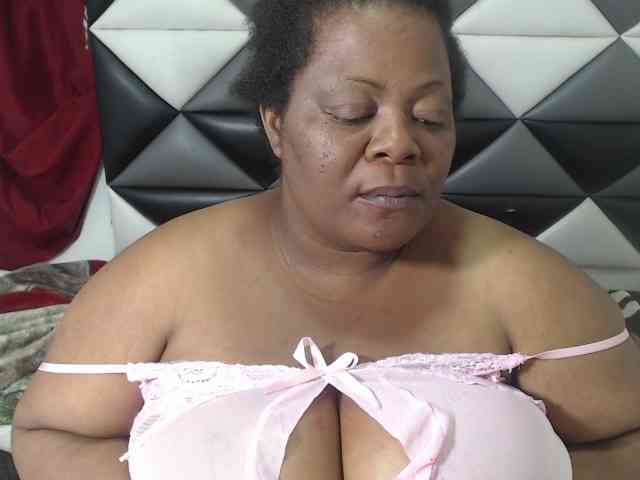 ShantalBBW webcam