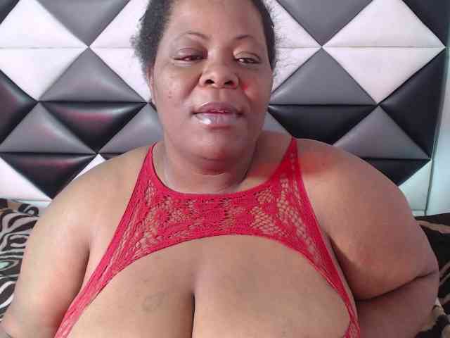ShantalBBW webcam