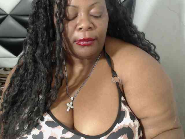 ShantalBBW webcam