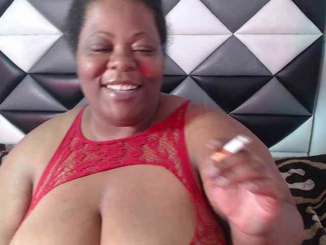 ShantalBBW webcam