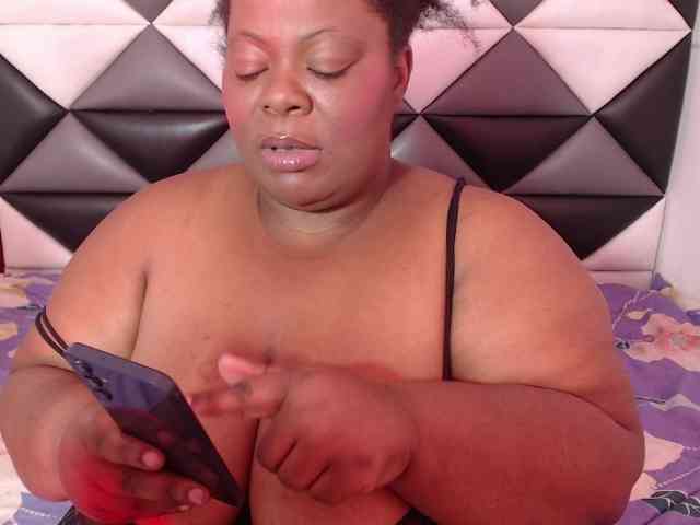 ShantalBBW webcam