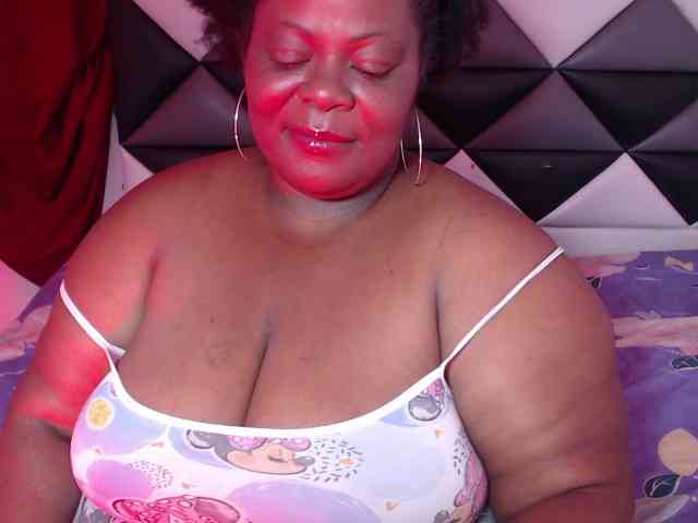 ShantalBBW webcam