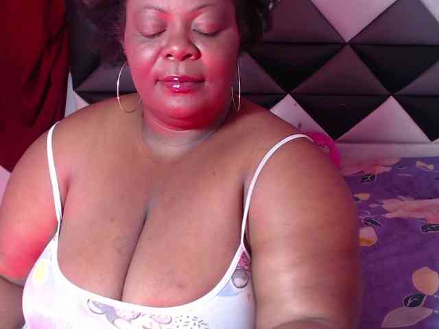 ShantalBBW webcam