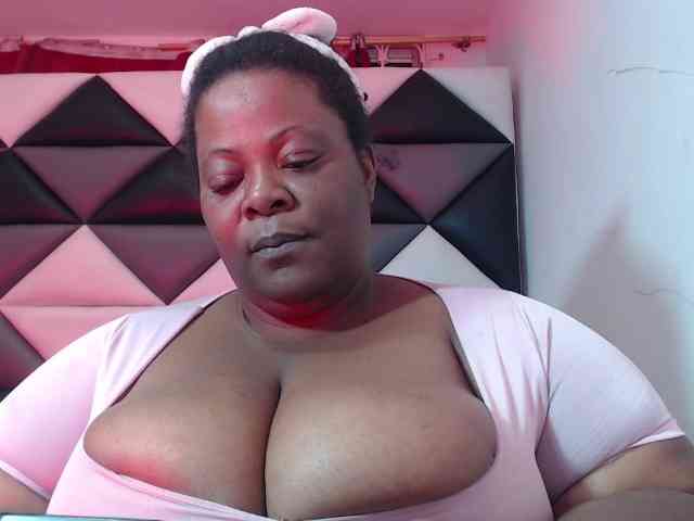ShantalBBW webcam
