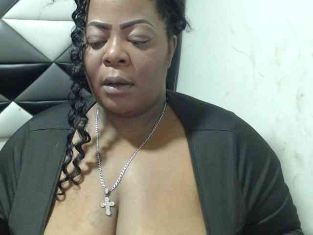 ShantalBBW webcam