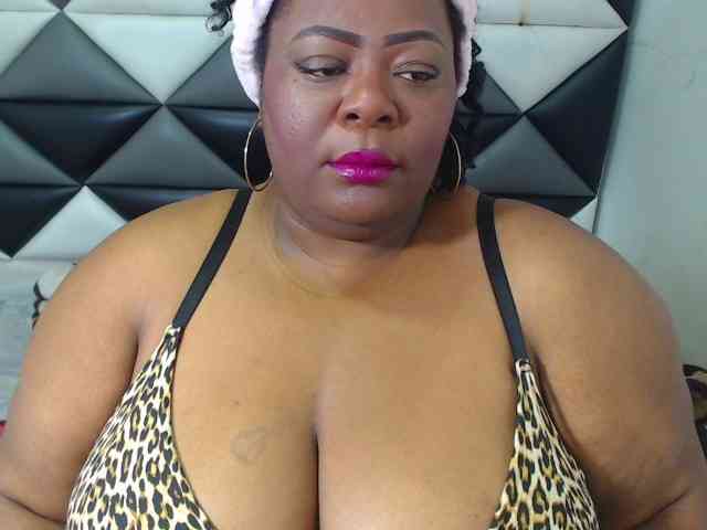 ShantalBBW webcam