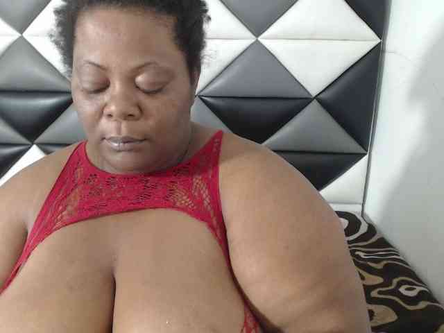 ShantalBBW webcam