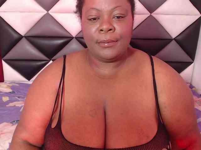 ShantalBBW webcam
