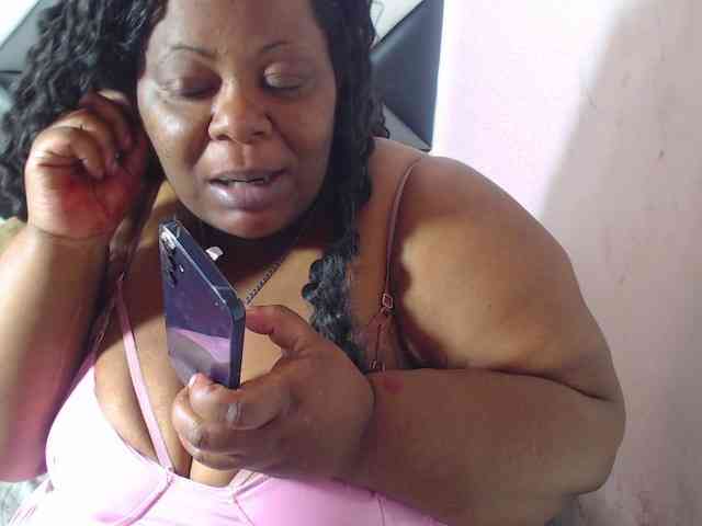 ShantalBBW webcam