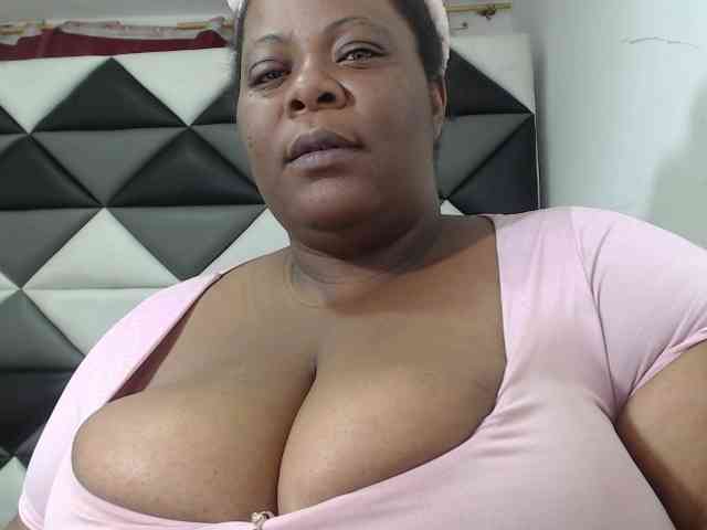 ShantalBBW webcam