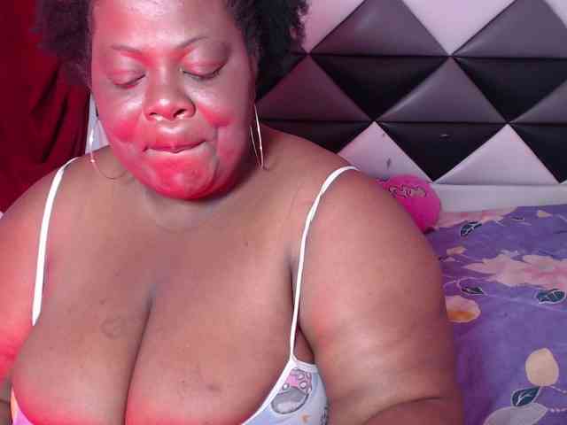 ShantalBBW webcam