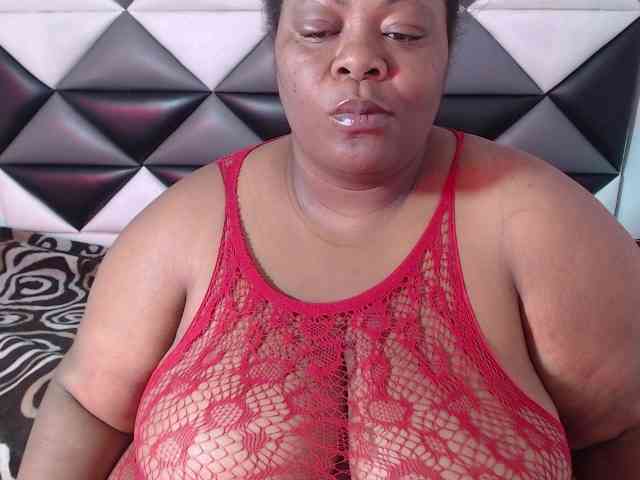 ShantalBBW webcam