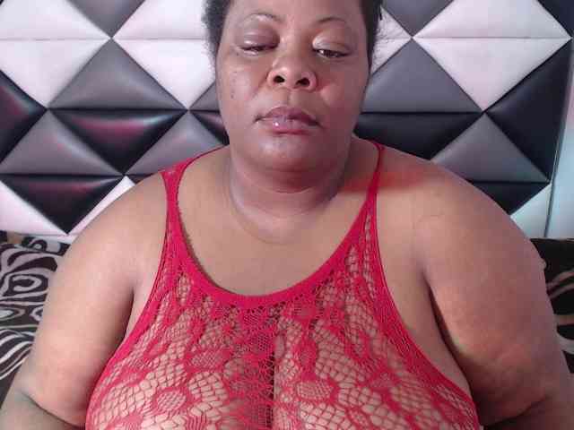 ShantalBBW webcam