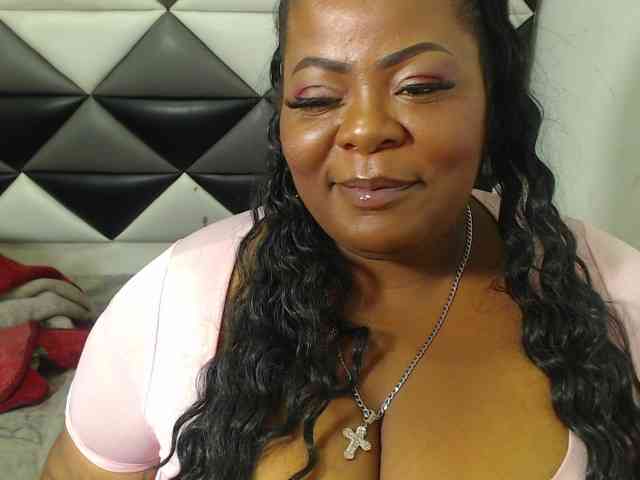 ShantalBBW webcam