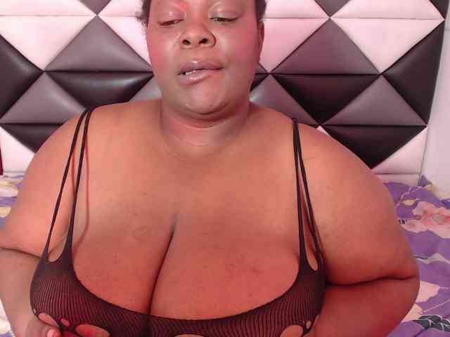ShantalBBW webcam