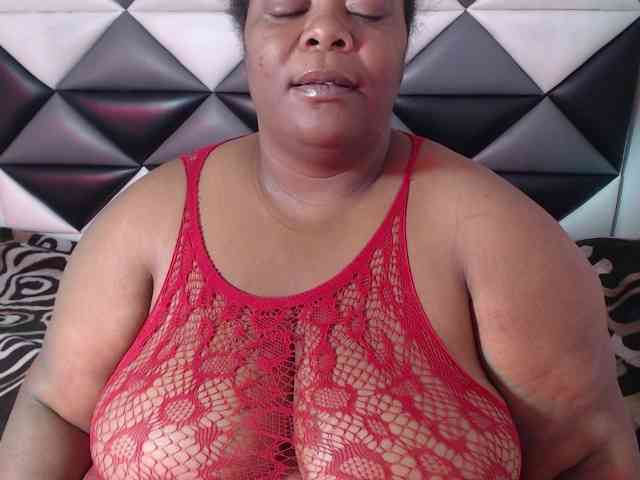 ShantalBBW webcam