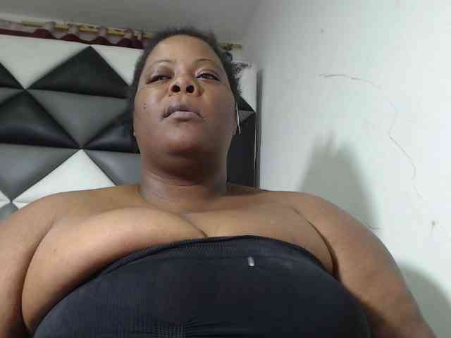 ShantalBBW webcam