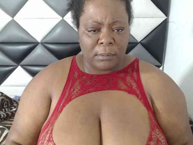 ShantalBBW webcam