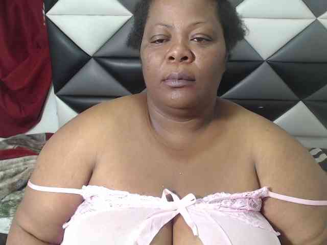 ShantalBBW webcam