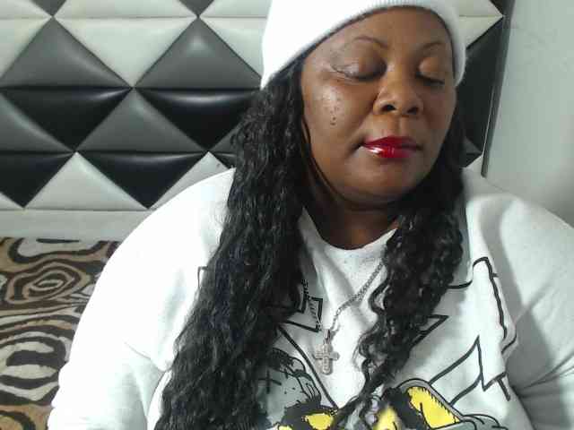 ShantalBBW webcam
