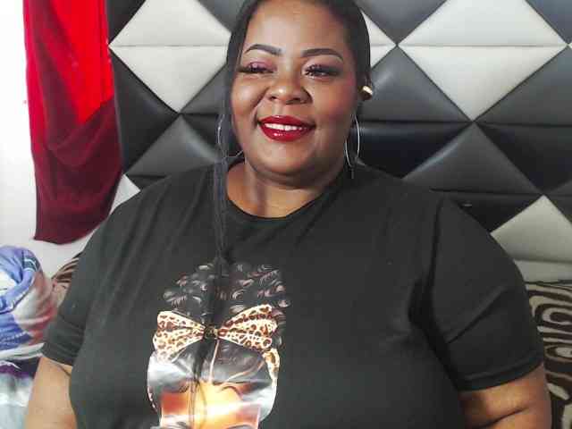 ShantalBBW webcam