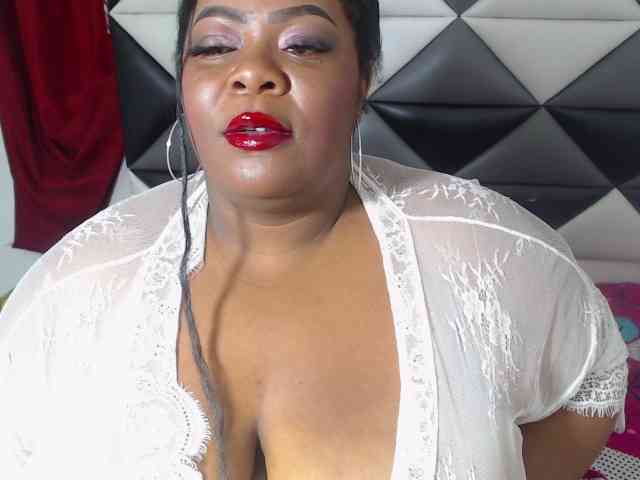 ShantalBBW webcam