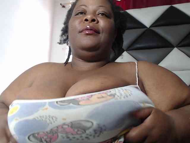 ShantalBBW webcam