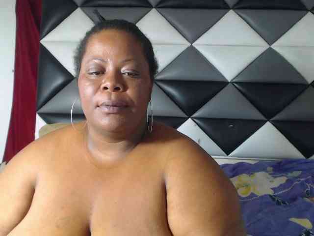 ShantalBBW webcam
