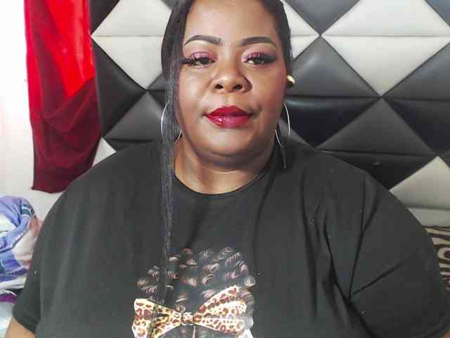 ShantalBBW webcam
