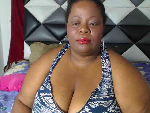 ShantalBBW webcam