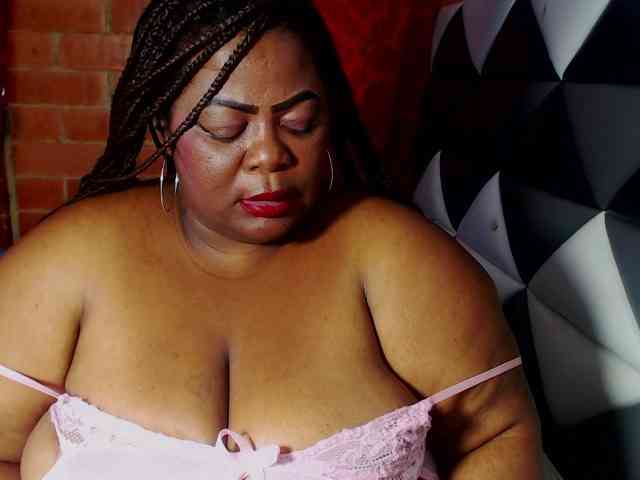 ShantalBBW webcam